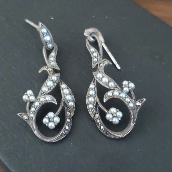 Jewelry - VINTAGE STERLING SILVER PEARL EARRINGS